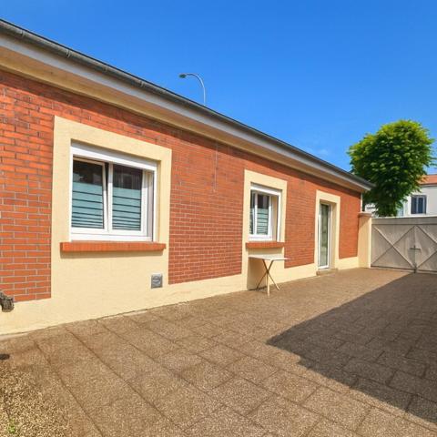 Plain-pied soigné, classe B, en ville