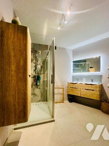 SAINT-CYR-SUR-LOIRE – Les Maisons Blanches
Maison d’architecte – 147,56 m² – Jardin 267 m² – Garage