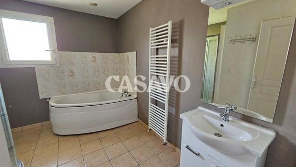 Vente Maison 4 pièces de 112m² - 38290 La Verpillière