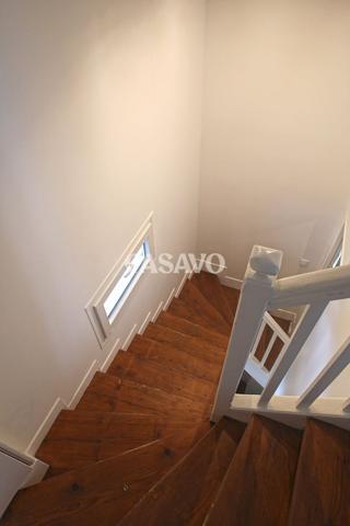Vente Maison 8 pièces de 181m² - 95120 Ermont