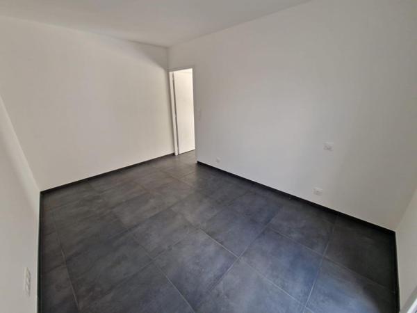 IMMEUBLE DE RAPPORT 46000euros de loyer annuel