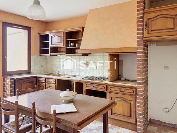 MAISON DE VILLE, 103 M², 5 PIECES - SECTEUR MESLAY DU MAINE / 53170
