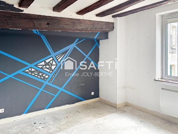 MAISON DE VILLE, 103 M², 5 PIECES - SECTEUR MESLAY DU MAINE / 53170