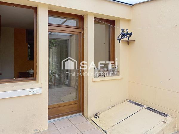 MAISON DE VILLE, 103 M², 5 PIECES - SECTEUR MESLAY DU MAINE / 53170