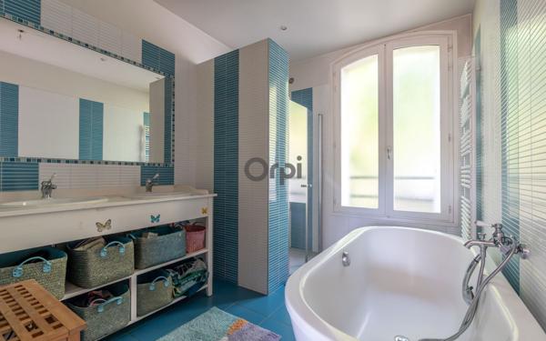 Maison à vendre    6 pièces • 168,88 m2 Saint-Maur-des-Fossés