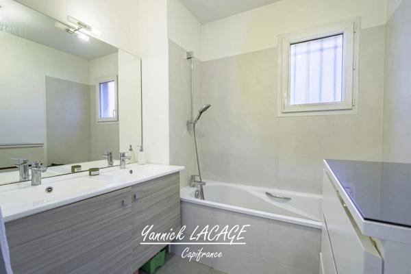 👉 “Comme une maison en ville : T3 avec 100 m² d’extérieur dans résidence récente et sécurisée marseille 10ème