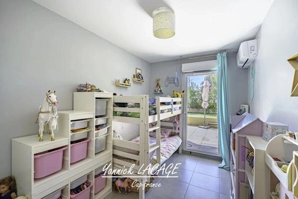 👉 “Comme une maison en ville : T3 avec 100 m² d’extérieur dans résidence récente et sécurisée marseille 10ème