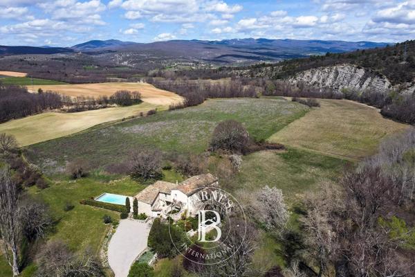 Forcalquier, Propriété 5 Chambres -  398 m² à vendre