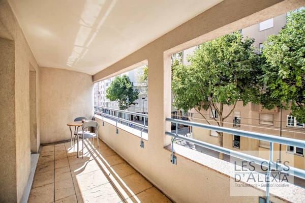 Charpennes – Grand T3 traversant avec balcon couvert de 9 m²