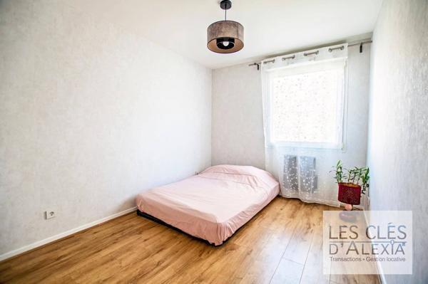 Charpennes – Grand T3 traversant avec balcon couvert de 9 m²