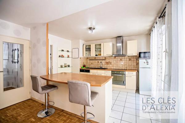 Charpennes – Grand T3 traversant avec balcon couvert de 9 m²