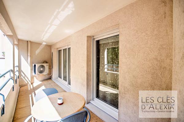 Charpennes – Grand T3 traversant avec balcon couvert de 9 m²
