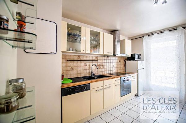 Charpennes – Grand T3 traversant avec balcon couvert de 9 m²