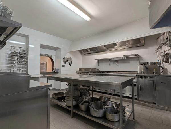 SAINT JEAN DU GARD (30)Vends droit au bail reprise restaurant emplacement N°1 à Saint Jean du Gard, ville touristique au cœur des Cévennes.