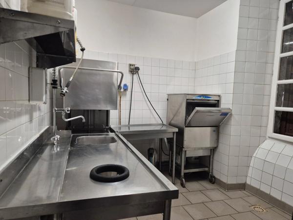 SAINT JEAN DU GARD (30)Vends droit au bail reprise restaurant emplacement N°1 à Saint Jean du Gard, ville touristique au cœur des Cévennes.