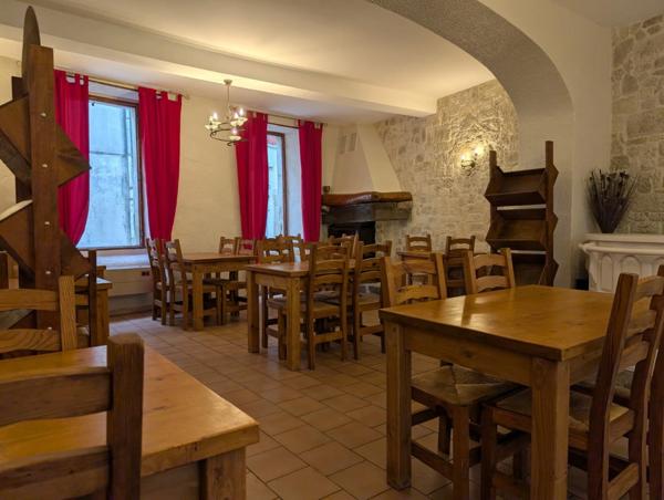 SAINT JEAN DU GARD (30)Vends droit au bail reprise restaurant emplacement N°1 à Saint Jean du Gard, ville touristique au cœur des Cévennes.