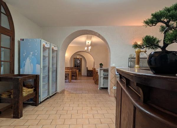 SAINT JEAN DU GARD (30)Vends droit au bail reprise restaurant emplacement N°1 à Saint Jean du Gard, ville touristique au cœur des Cévennes.