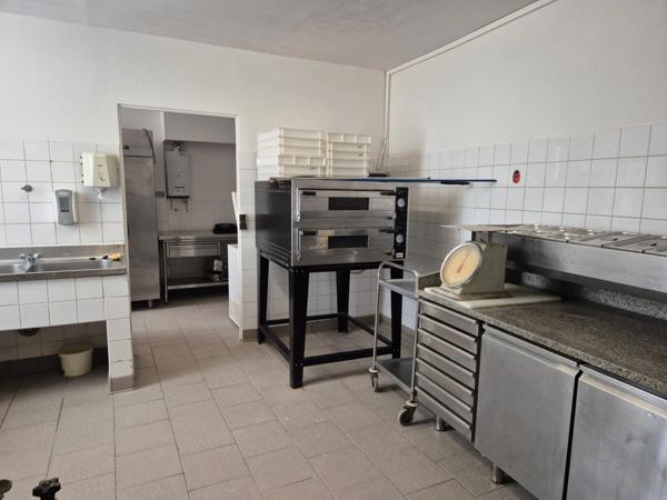 SAINT JEAN DU GARD (30)Vends droit au bail reprise restaurant emplacement N°1 à Saint Jean du Gard, ville touristique au cœur des Cévennes.