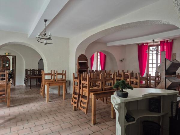 SAINT JEAN DU GARD (30)Vends droit au bail reprise restaurant emplacement N°1 à Saint Jean du Gard, ville touristique au cœur des Cévennes.