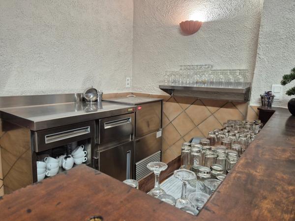 SAINT JEAN DU GARD (30)Vends droit au bail reprise restaurant emplacement N°1 à Saint Jean du Gard, ville touristique au cœur des Cévennes.