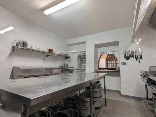 SAINT JEAN DU GARD (30)Vends droit au bail reprise restaurant emplacement N°1 à Saint Jean du Gard, ville touristique au cœur des Cévennes.