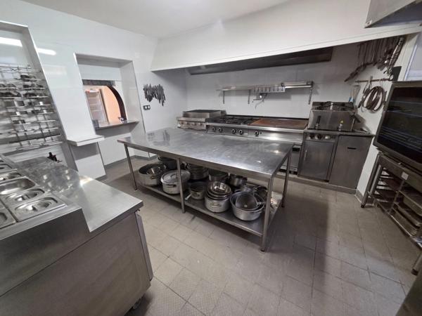 SAINT JEAN DU GARD (30)Vends droit au bail reprise restaurant emplacement N°1 à Saint Jean du Gard, ville touristique au cœur des Cévennes.