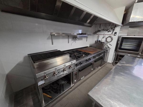 SAINT JEAN DU GARD (30)Vends droit au bail reprise restaurant emplacement N°1 à Saint Jean du Gard, ville touristique au cœur des Cévennes.