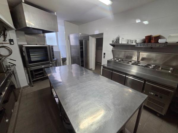 SAINT JEAN DU GARD (30)Vends droit au bail reprise restaurant emplacement N°1 à Saint Jean du Gard, ville touristique au cœur des Cévennes.