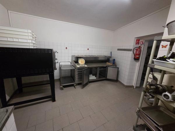 SAINT JEAN DU GARD (30)Vends droit au bail reprise restaurant emplacement N°1 à Saint Jean du Gard, ville touristique au cœur des Cévennes.