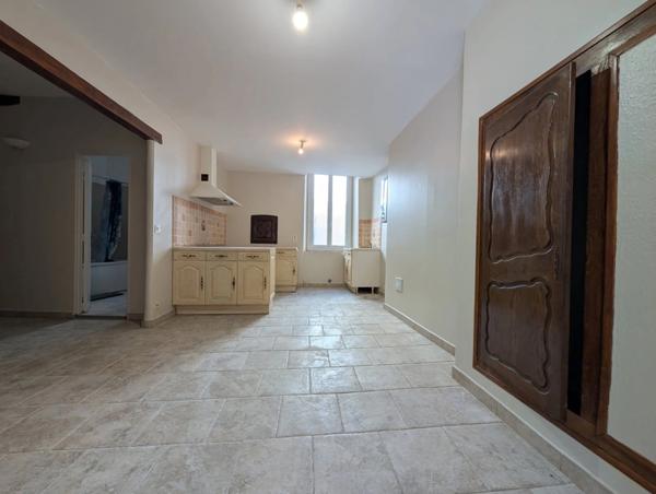 SAINT JEAN DU GARD (30)Vends droit au bail reprise restaurant emplacement N°1 à Saint Jean du Gard, ville touristique au cœur des Cévennes.