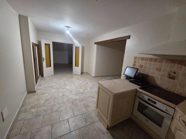 SAINT JEAN DU GARD (30)Vends droit au bail reprise restaurant emplacement N°1 à Saint Jean du Gard, ville touristique au cœur des Cévennes.