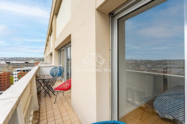 APPARTEMENT COEUR PART DIEU- dernier étage