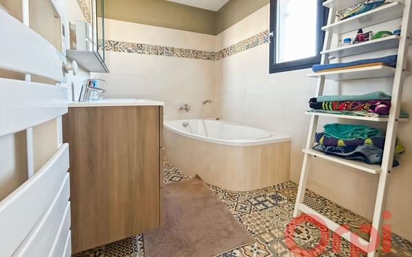 Maison à vendre    5 pièces • 510 m2 Sérignan