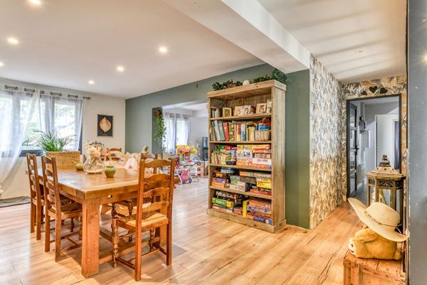 Maison Moussan 8 pièce(s) 196 m2