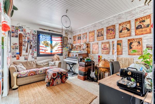 Maison Moussan 8 pièce(s) 196 m2