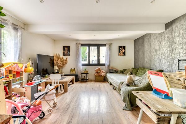 Maison Moussan 8 pièce(s) 196 m2