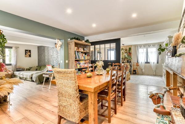 Maison Moussan 8 pièce(s) 196 m2