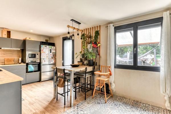 Maison Moussan 8 pièce(s) 196 m2