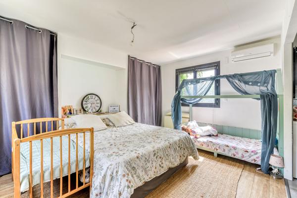 Maison Moussan 8 pièce(s) 196 m2