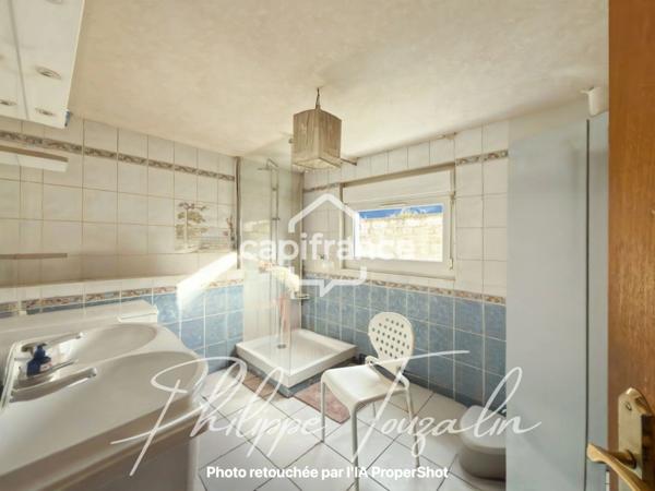 🏡 Maison Maison à vendre de plain-pied – 3 pièces - 2 chambres – Véranda – Garage – Terrain 865 m² – Quartier calme - CHATELLERAULT (86)