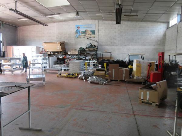 ZA BEL AIR, Rue de la Ferronnerie, locaux et dépôt de 504 m² environ