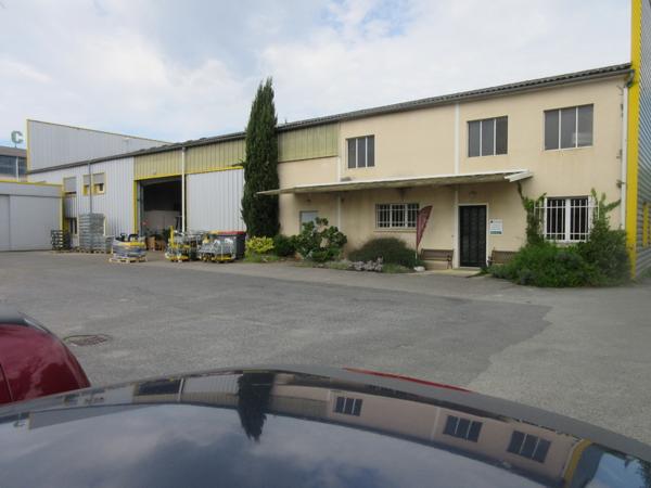 ZA BEL AIR, Rue de la Ferronnerie, locaux et dépôt de 504 m² environ