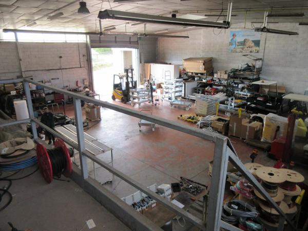 ZA BEL AIR, Rue de la Ferronnerie, locaux et dépôt de 504 m² environ