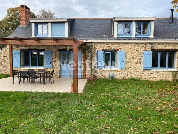 Longère en campagne avec une superbe vue dégagée