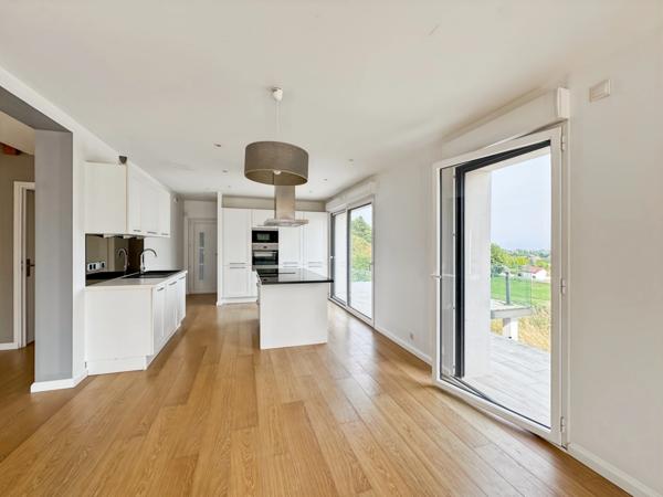 Maison à vendre 7 pièces DIVONNE LES BAINS - Maison contemporaine avec vue et magnifiques volumes