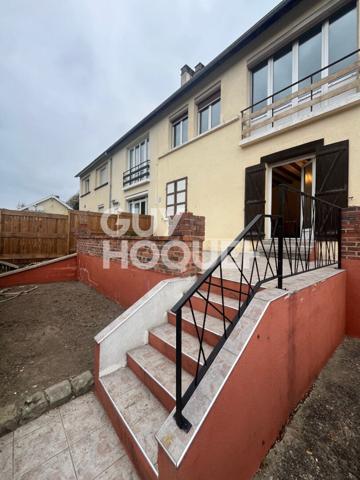 Maison de ville - meublée -T3BIS avec Terrasse à louer à Orival