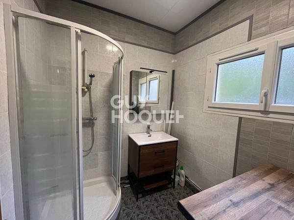 Maison de ville - meublée -T3BIS avec Terrasse à louer à Orival