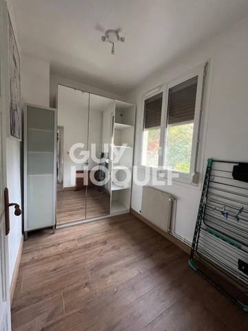 Maison de ville - meublée -T3BIS avec Terrasse à louer à Orival