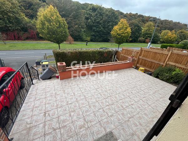 Maison de ville - meublée -T3BIS avec Terrasse à louer à Orival