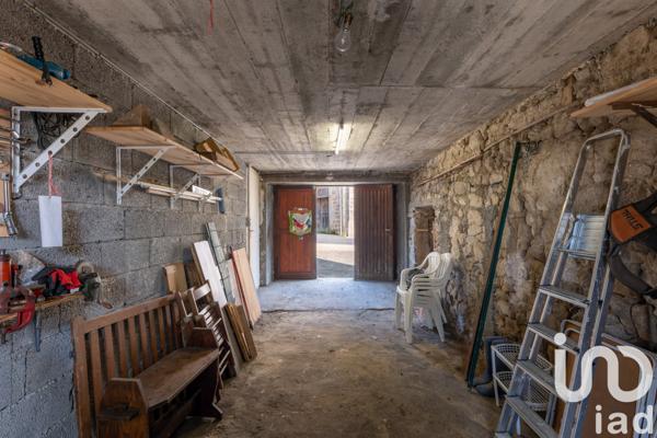 Maison à vendre 4 pièces 100 m² Saint-Bonnet-le-Chastel